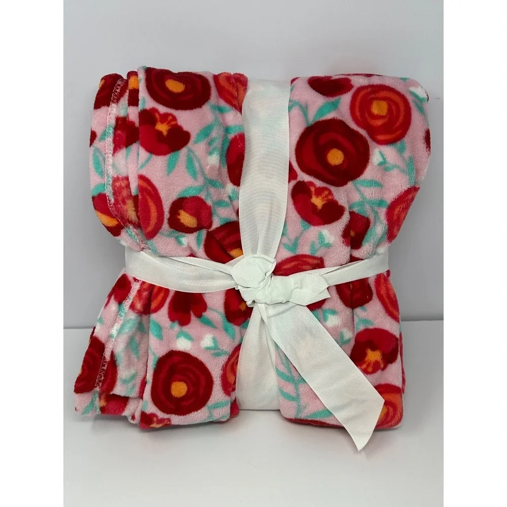 NEW!! Floral Roses Pink Red 50x60 Holiday Home Microplush Throw Blanket U8